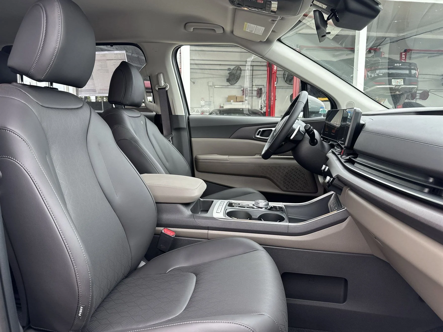 New 2026 Ceramic Silver Kia EX image 25