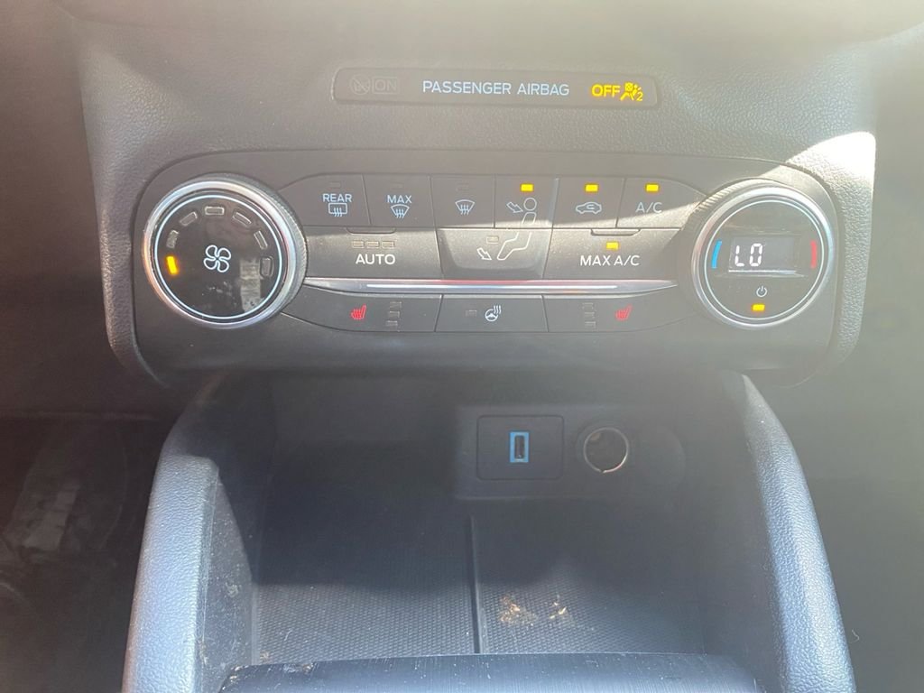 Used 2020 Blue Ford SEL image 27