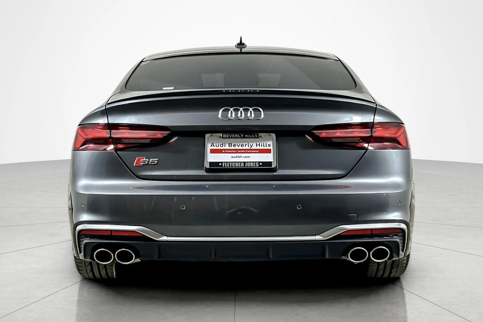 Used 2023 Daytona Gray Pearl Effect Audi Premium Plus 3.0 TFSI quattro image 4