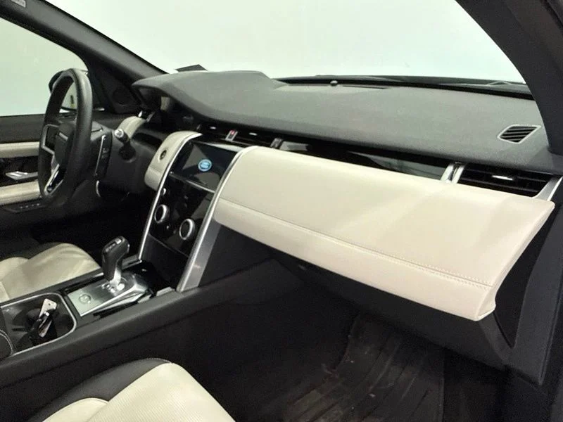 Used 2022  Land Rover SE R-Dynamic image 17