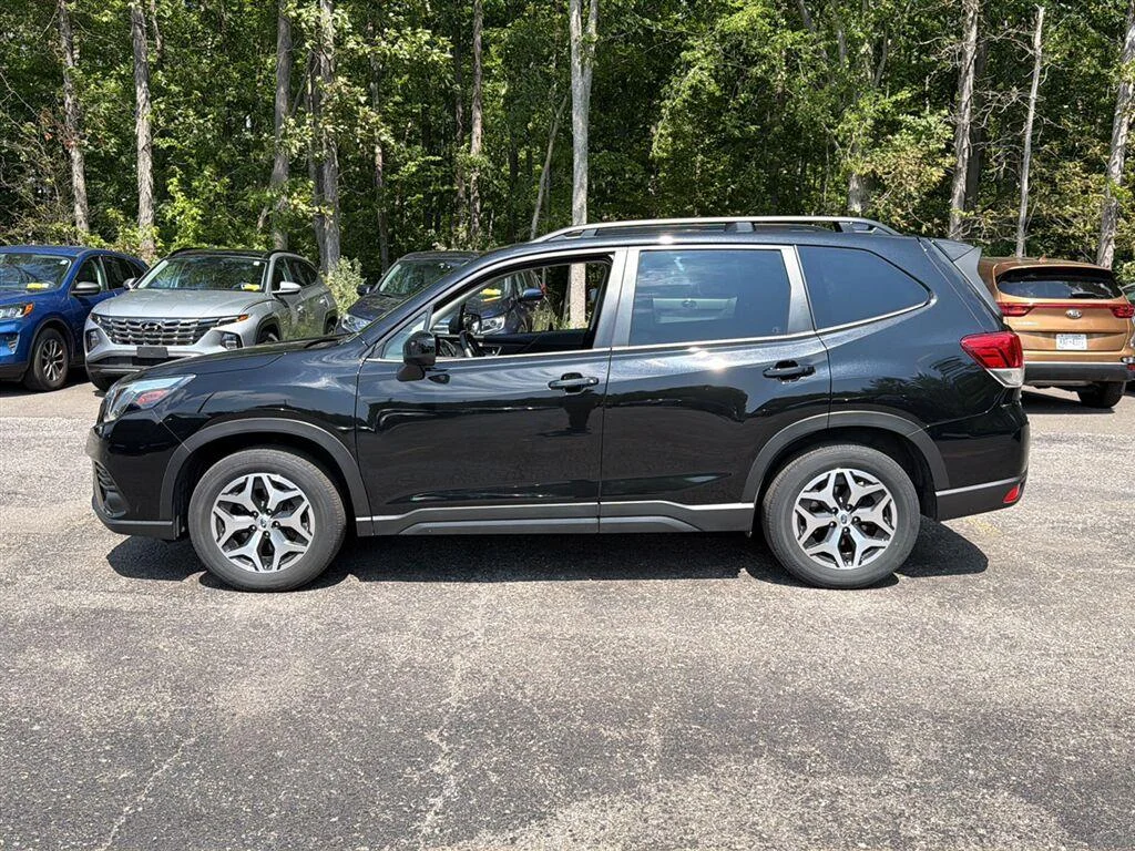 Used 2024 Crystal Black Silica Subaru Premium image 11