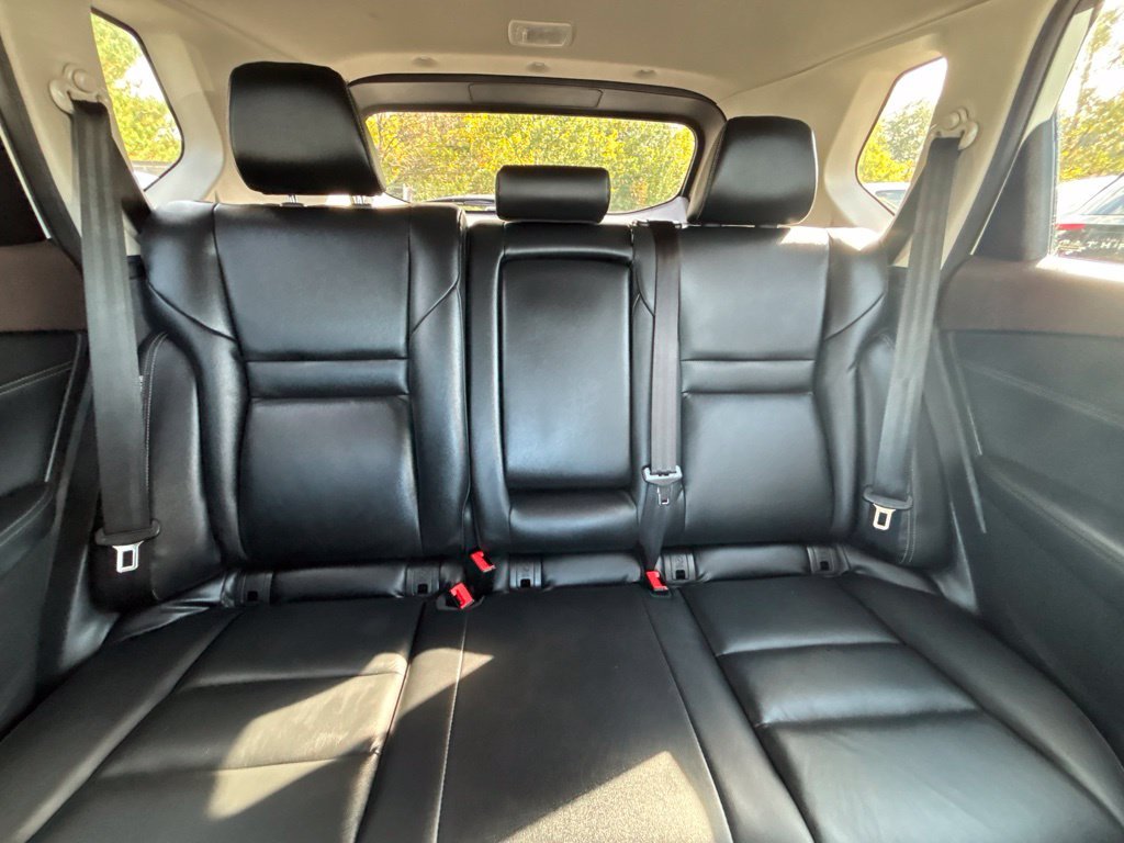 Used 2023 White Nissan SL image 34