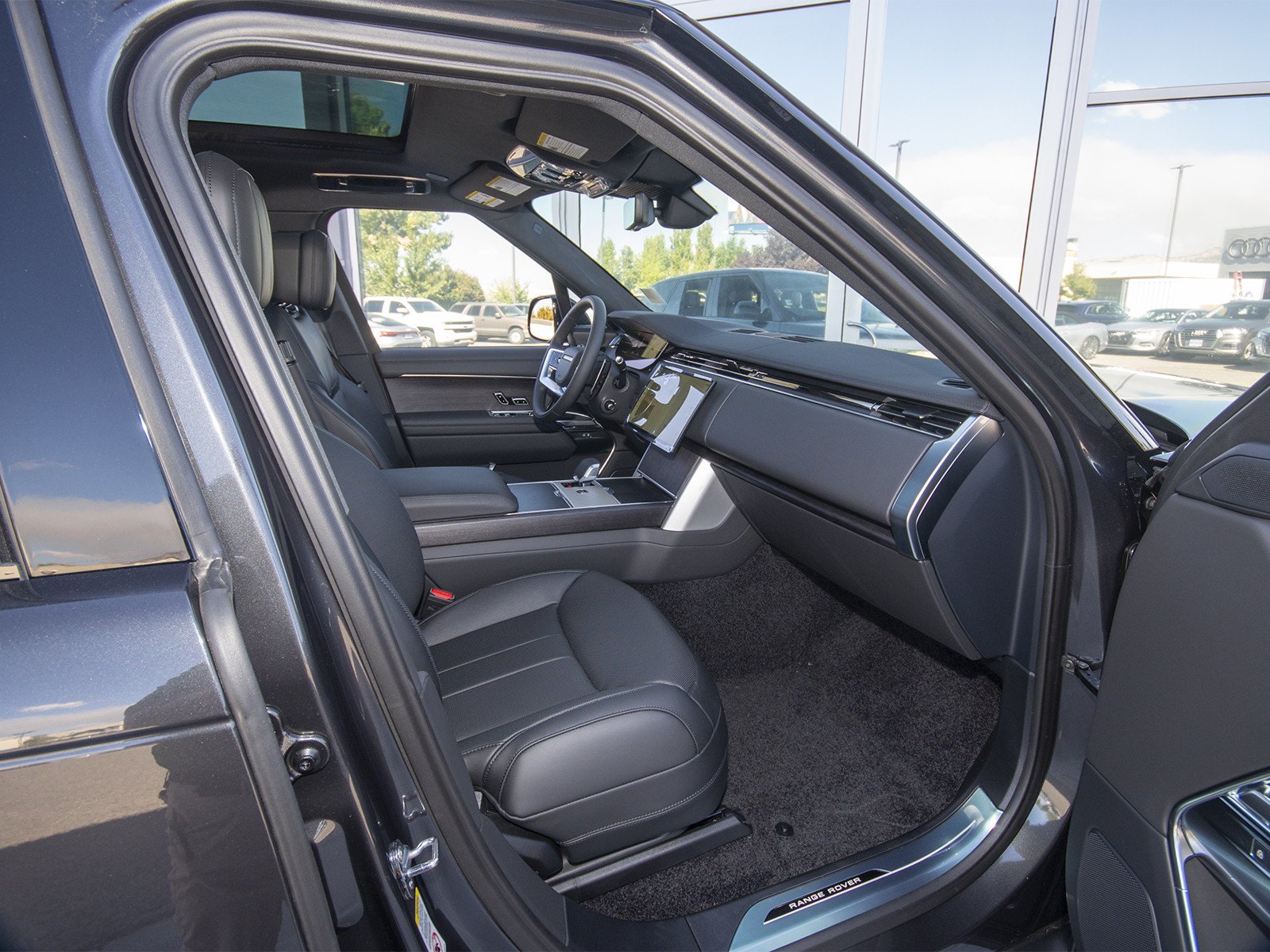 New 2026 Carpathian Grey Land Rover SE image 42