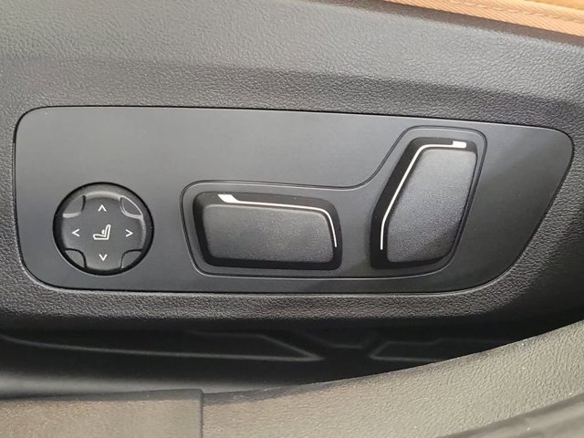 New 2026 Black Sapphire Metallic BMW 330i image 15