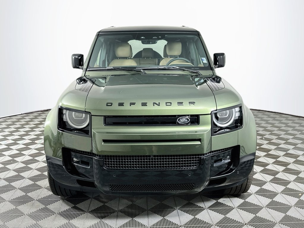 New 2026 Woolstone Green Land Rover X-Dynamic SE image 2