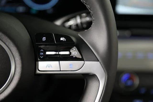 2025 Hyundai Elantra Limited - Photo 70