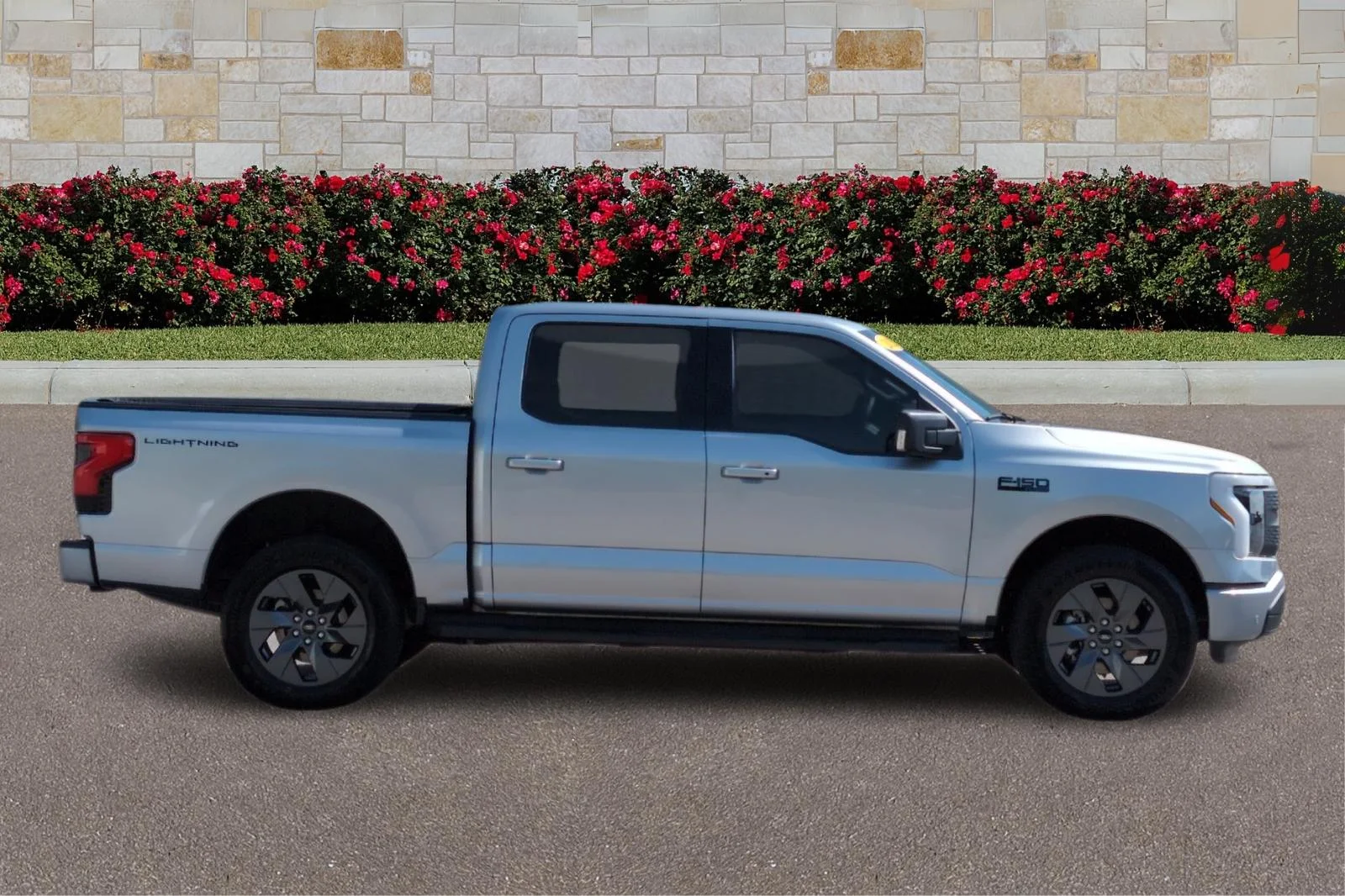 Used 2025 Ford F-150 Lightning Flash with VIN 1FT6W3LU1SWG14564 for sale in Crossville, TN