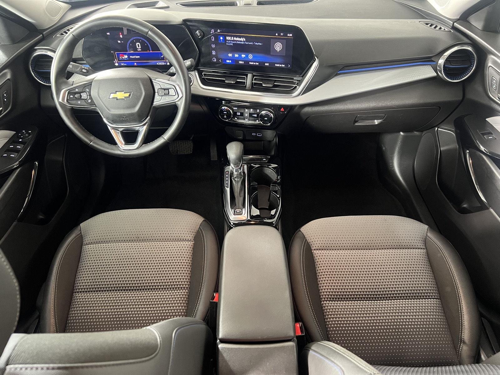 Used 2025 Cypress Gray Chevrolet LT image 7