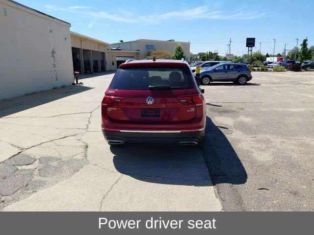 Used 2018 Cardinal Red Metallic Volkswagen 2.0T SEL image 5