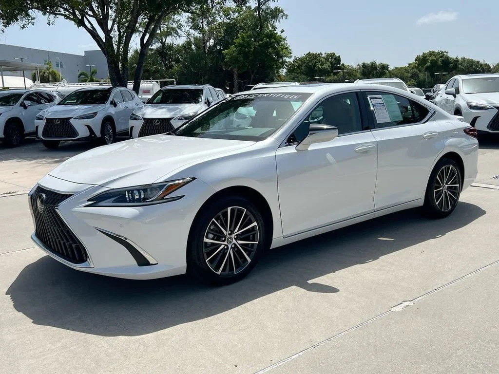 Certified Used 2025 EMINENT WHITE PEARL Lexus 300h image 3