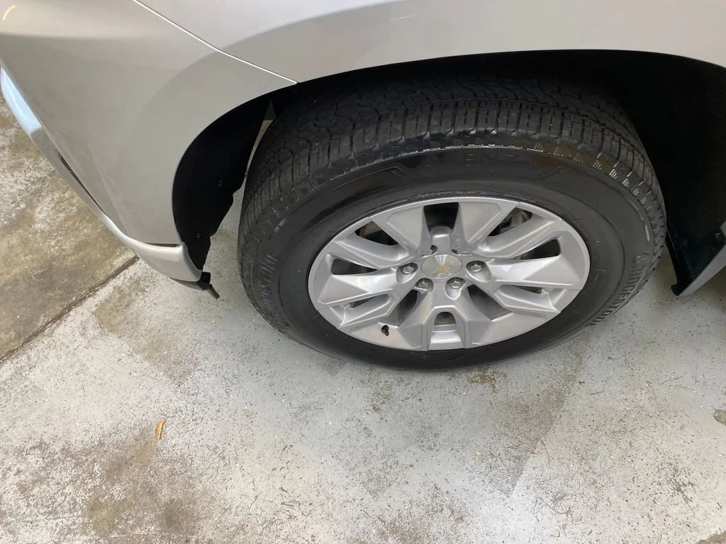 Used 2022 Silver Chevrolet Custom image 11