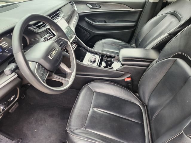 Used 2023 White/off-white Jeep Limited image 13