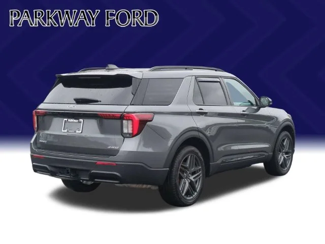 Used 2025 Gray Ford ST-Line image 5