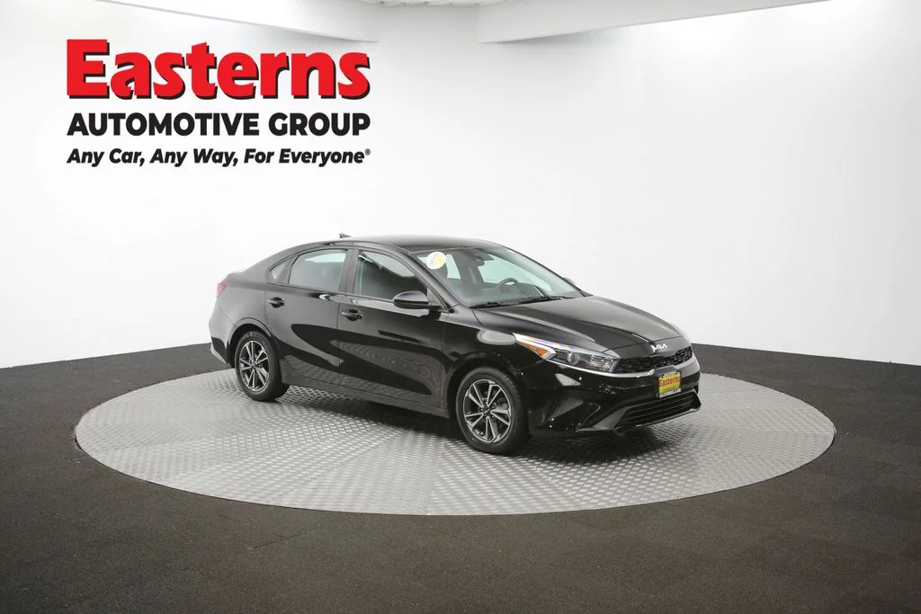 Used 2022 Black Kia LXS image 45