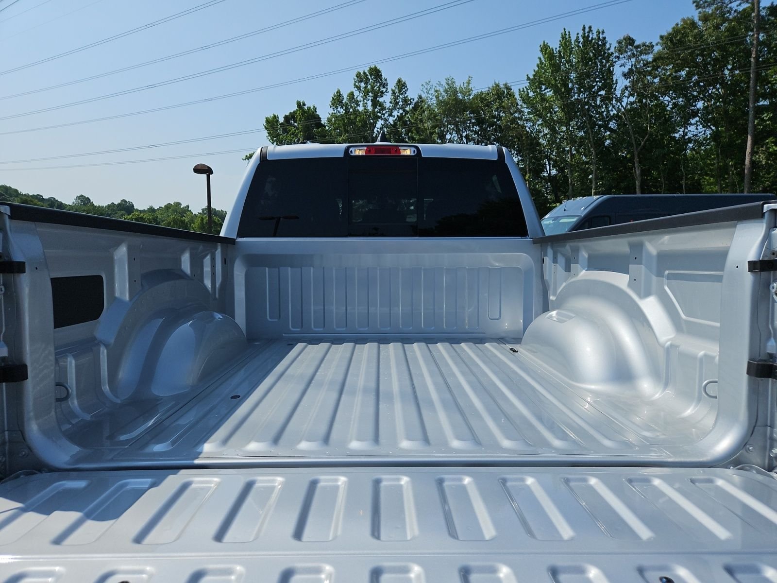 New 2026 Silver Zynith Exterior Paint RAM Big Horn/Lone Star image 19
