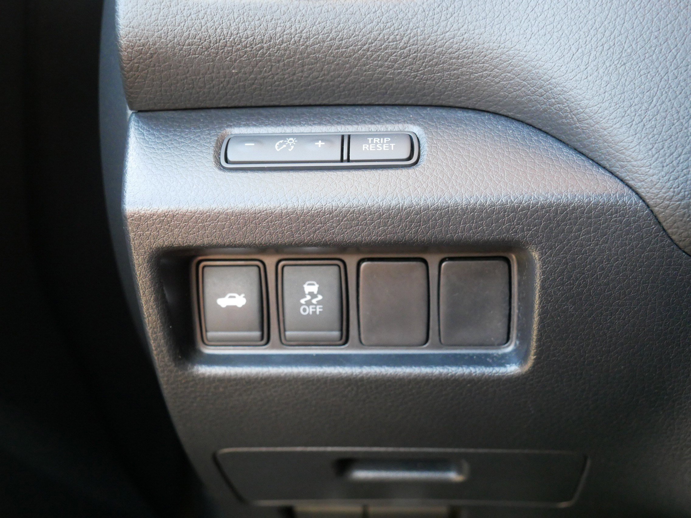 Certified Used 2017 Gun Metallic Nissan 2.5 SV image 26