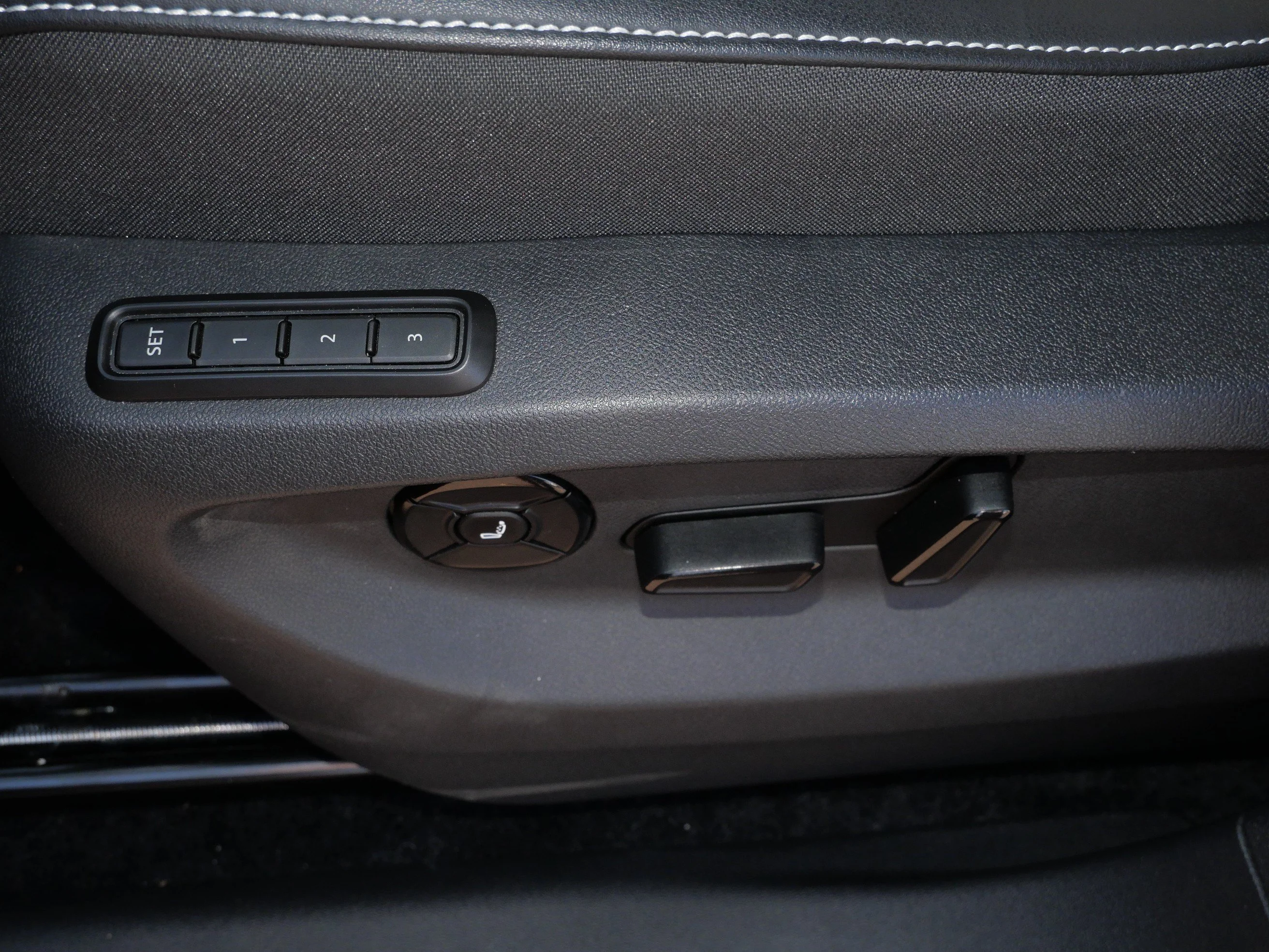 Used 2025 Deep Black Pearl Volkswagen SEL R-Line image 20