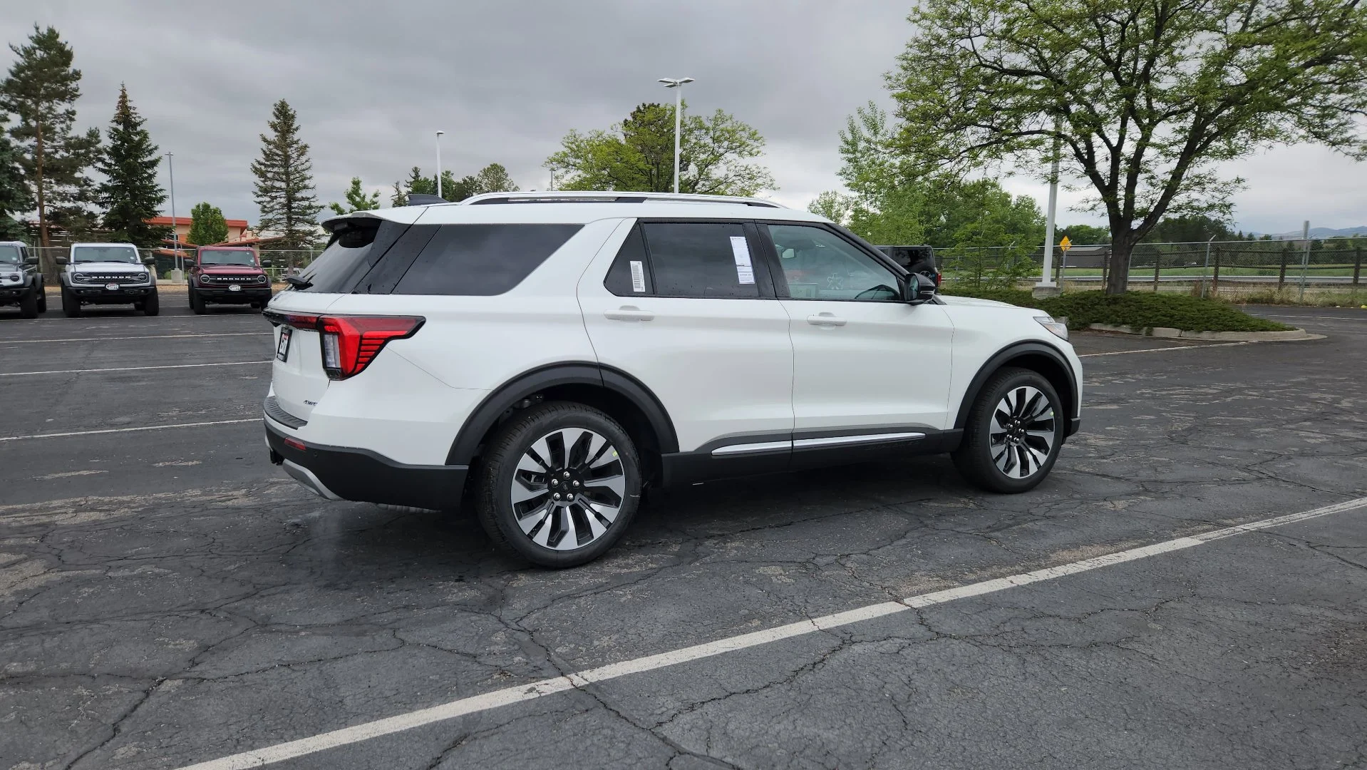 New 2026 Star White Metallic Tri-Coat Ford Platinum image 13