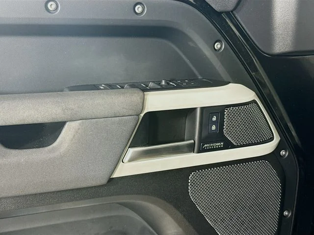 Certified Used 2023 Black Land Rover SE image 20