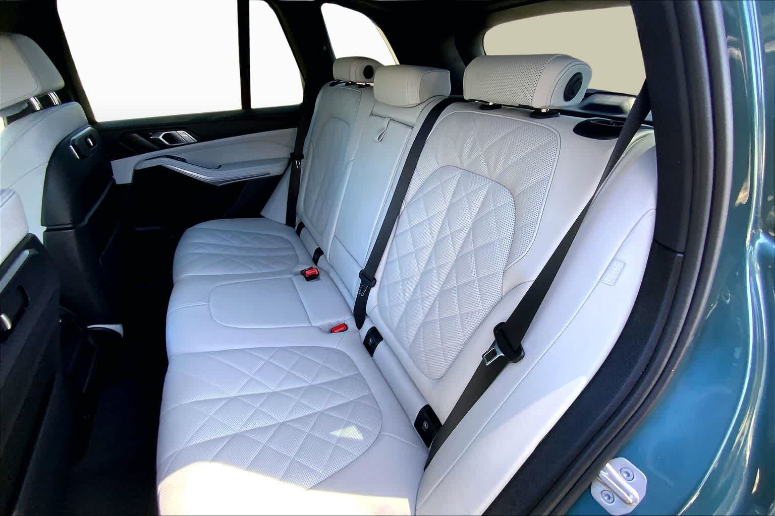 Used 2024 Blue Ridge Mountain Metallic BMW xDrive40i image 20
