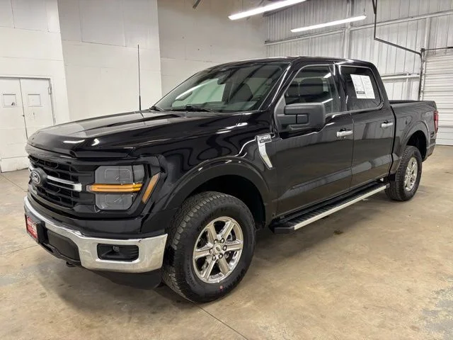 Used 2025 Black Ford XLT image 3