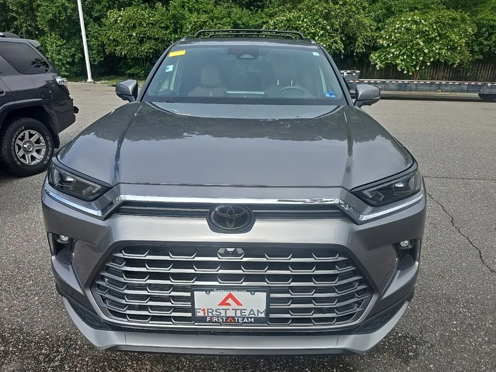 Used 2025  Toyota  image 2