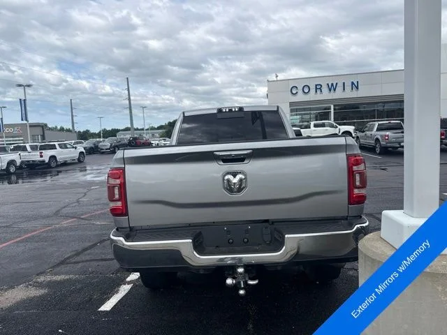 Used 2019 Billet Silver Metallic Clearcoat Ram Laramie image 9