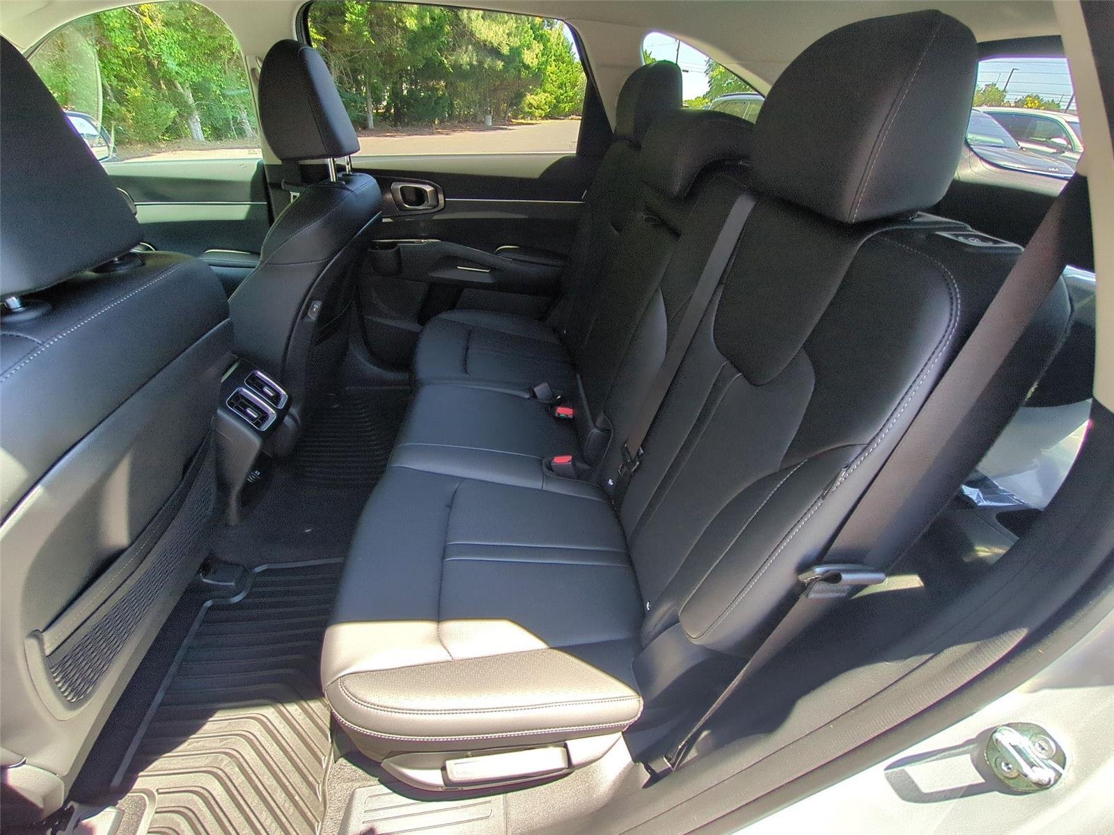 New 2026 Ivory Silver Kia S image 33