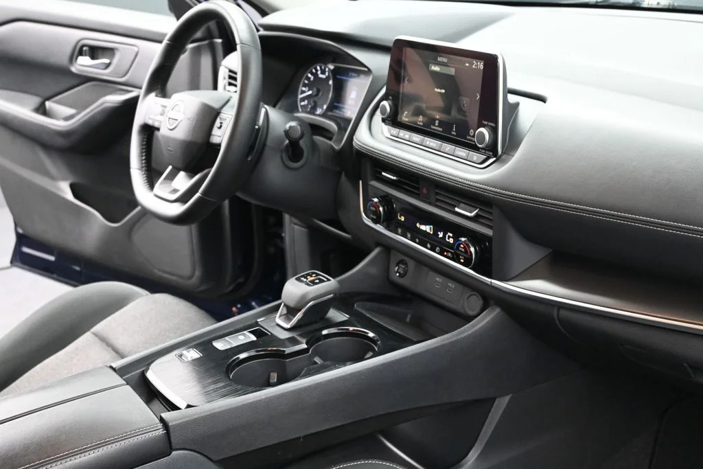 Used 2025 Blue Nissan SV image 30