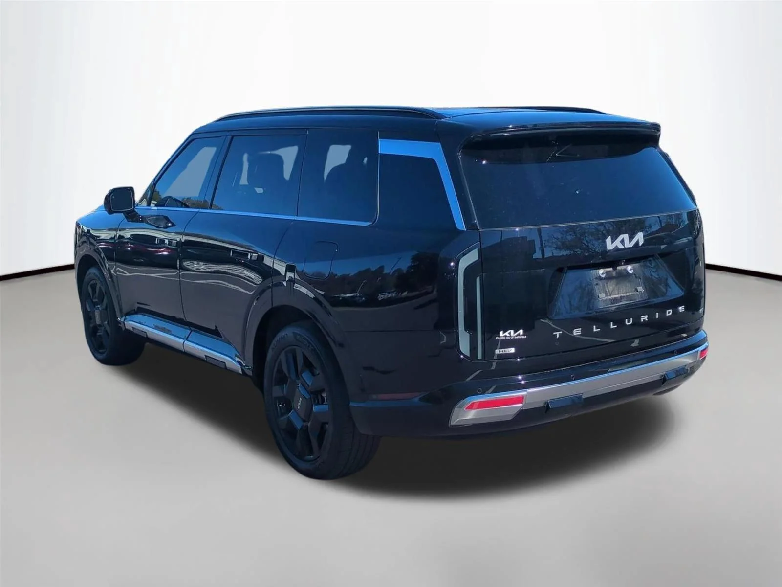 Used 2027 EBONY BLACK KIA  image 3
