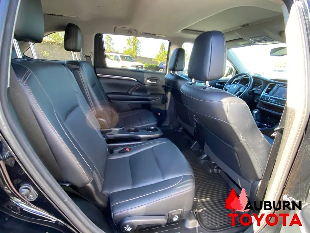 Used 2016 Midnight Black Metallic Toyota Limited image 21