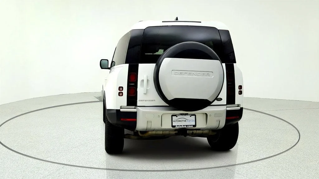 Used 2021 Fuji White Land Rover 90 S AWD w/ Premium LED Lights & Meridian Audio image 6