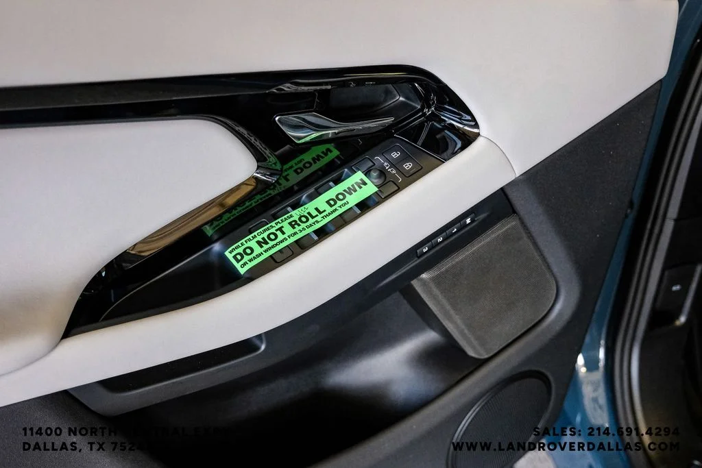 New 2026 Tribeca Blue Metallic Land Rover Hoxton Edition image 42