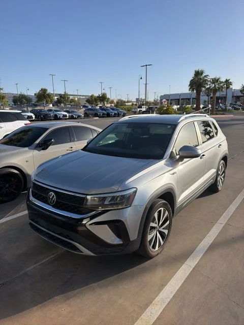 2022 Volkswagen Taos 1.5T SE's photo
