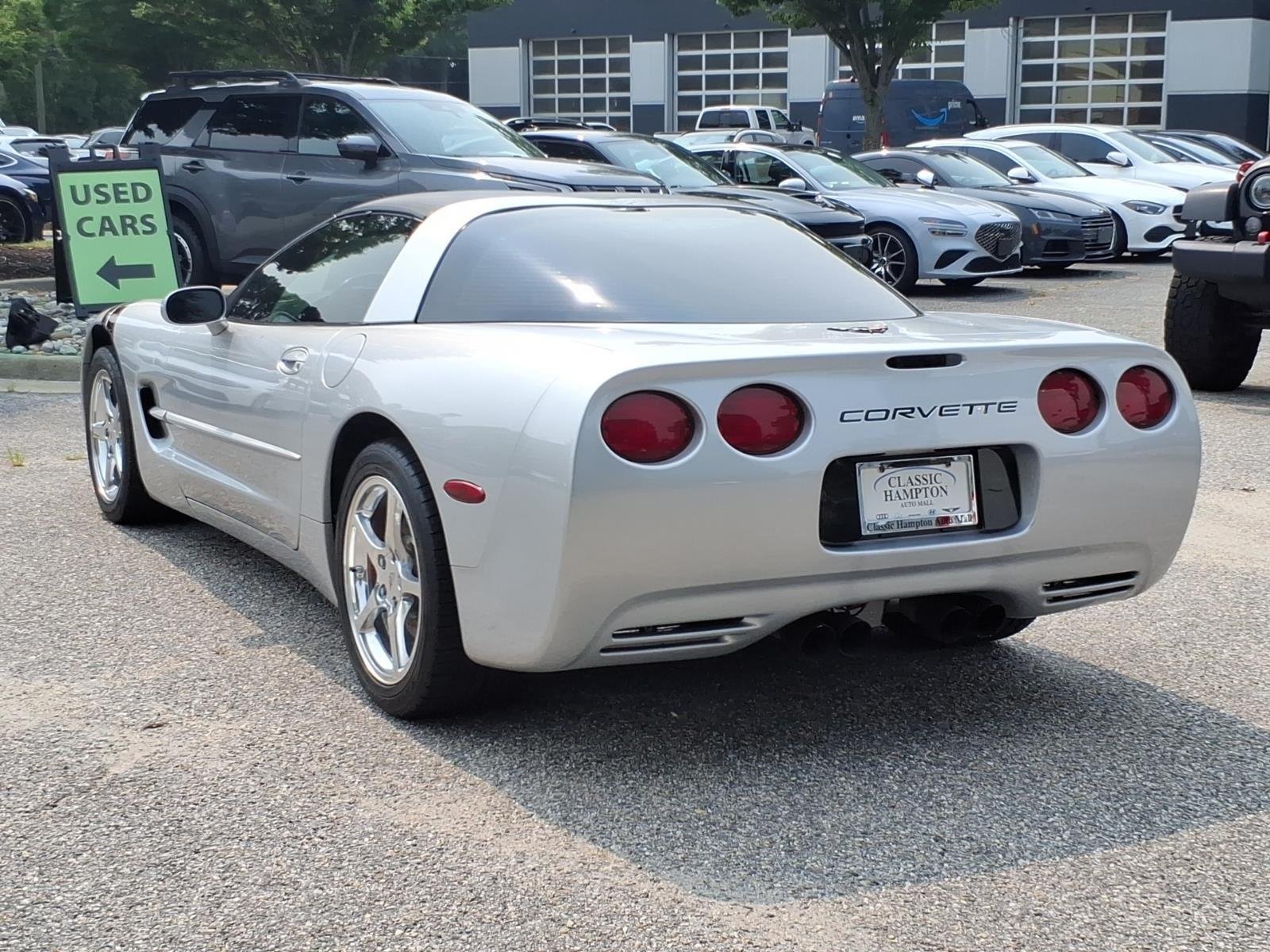Used 2001 Quicksilver Metallic Chevrolet  image 11