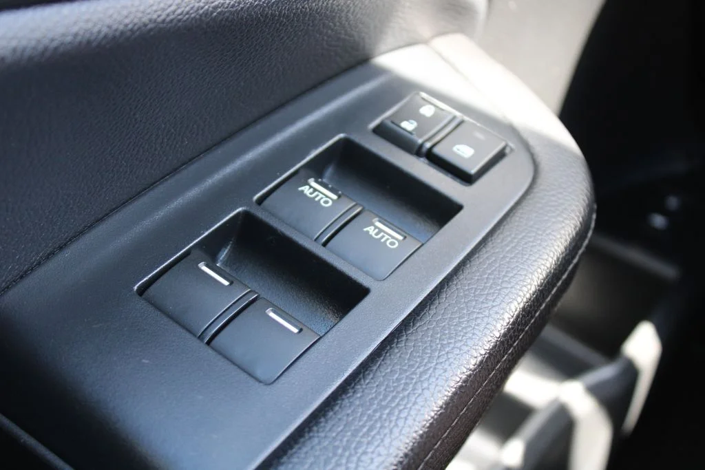 Used 2020 Lunar Silver Metallic Honda Touring image 36