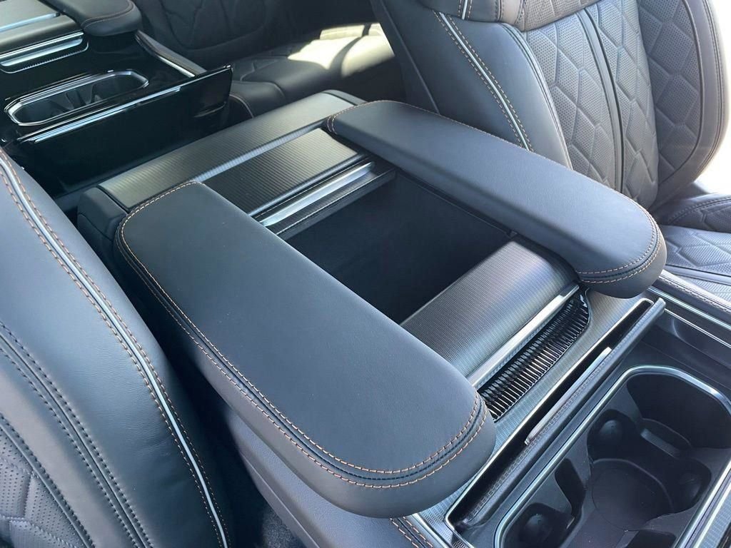 New 2026 Steel Blue Exterior Paint Jeep Summit Reserve image 45