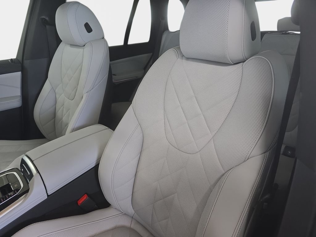 New 2026 Brooklyn Grey Metallic BMW xDrive40i image 9