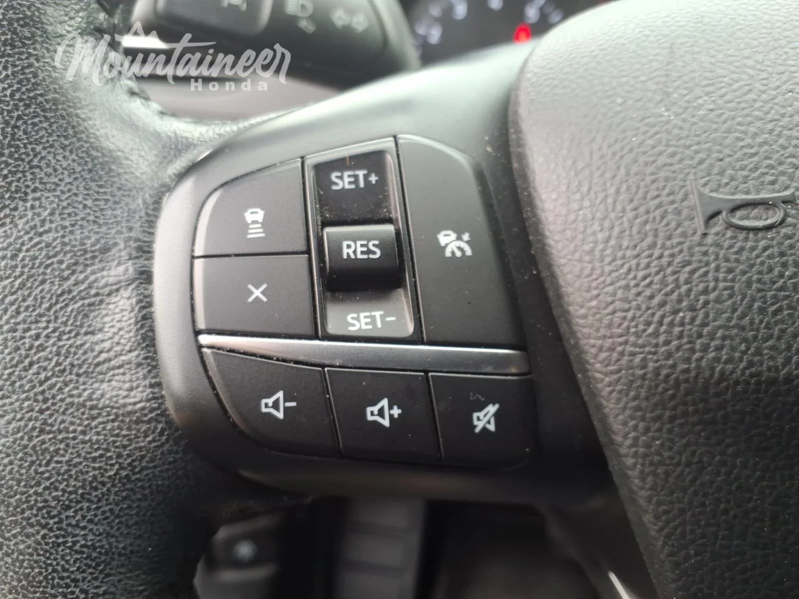 Used 2020 Agate Black Ford SEL image 30