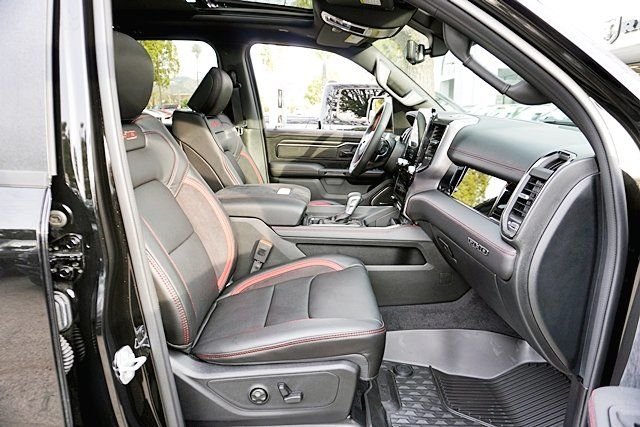 New 2026 Diamond Black Crystal Pearl-Coat Exterior Paint RAM RHO image 15