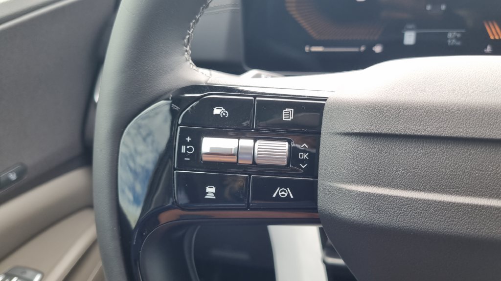 New 2027 Ceramic Silver Kia EX image 21