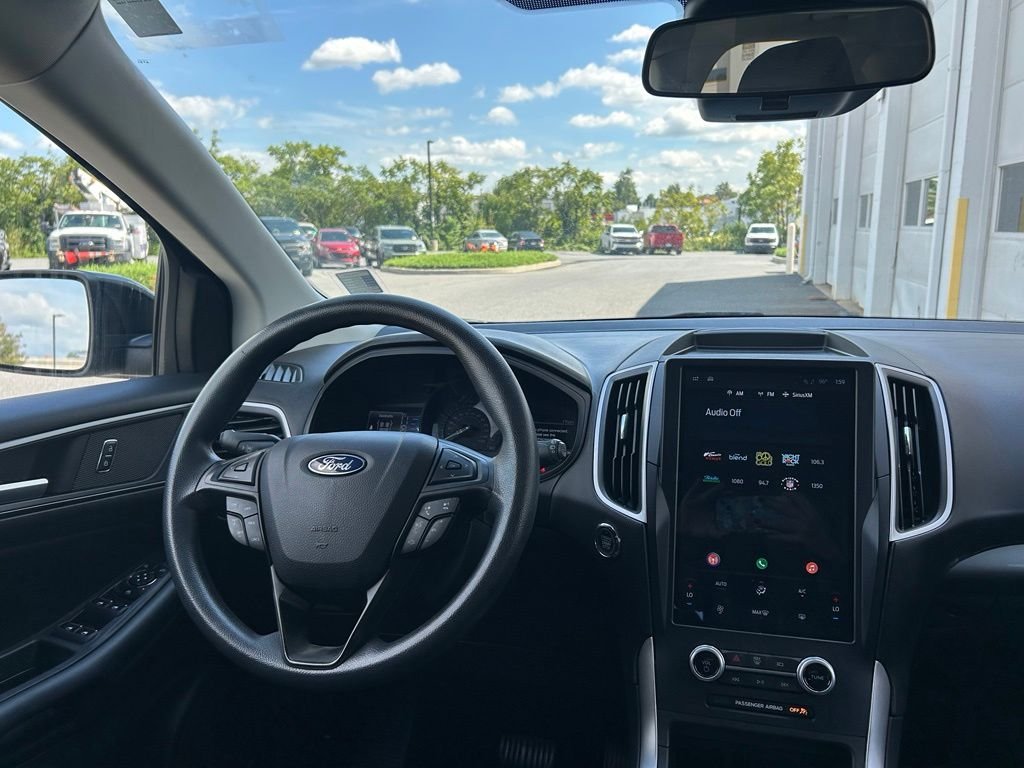 Used 2022 Silver Ford SE image 12