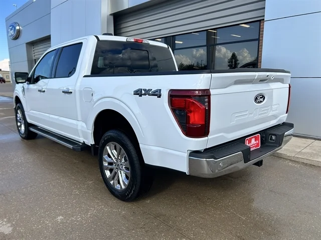 New 2026 Oxford White FORD XLT image 7
