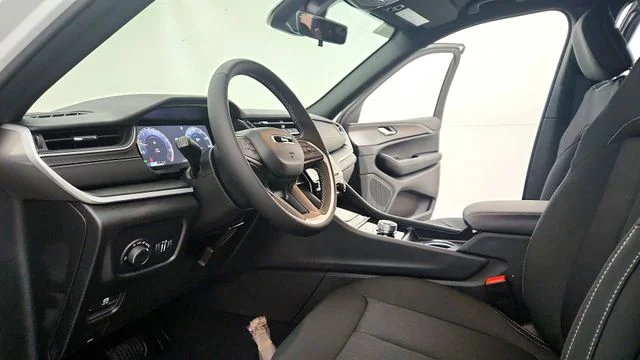 New 2025 Bright White Clear-Coat Exterior Paint Jeep Laredo image 11