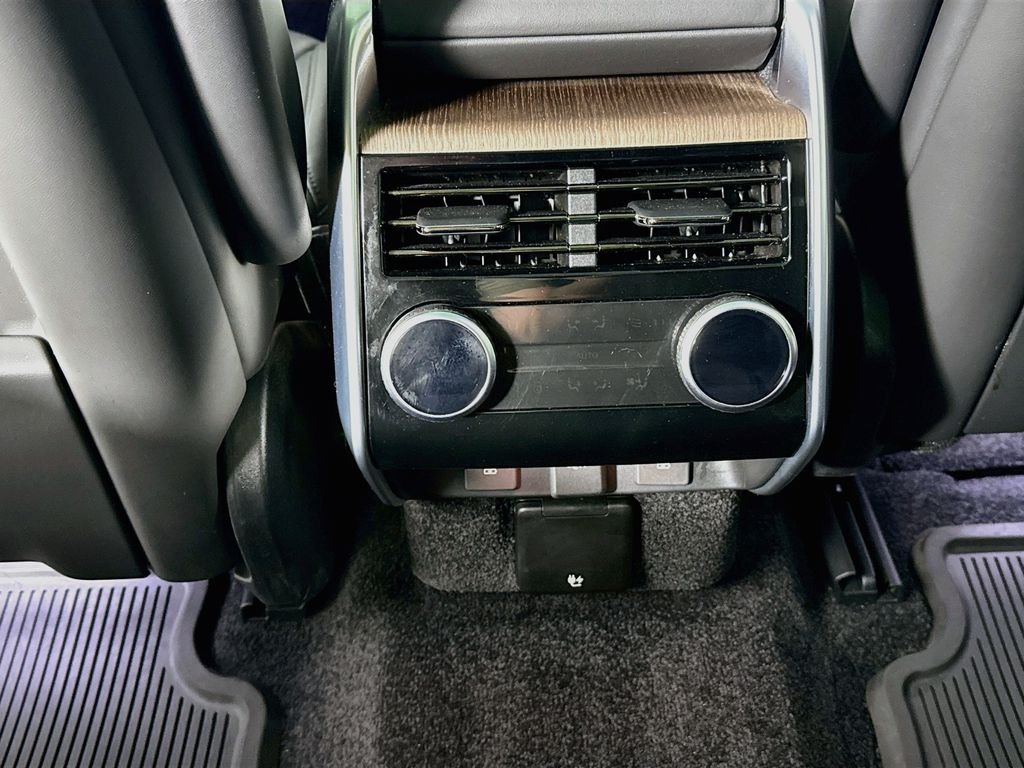 Certified Used 2024 Carpathian Grey Premium Metallic Land Rover SE image 27