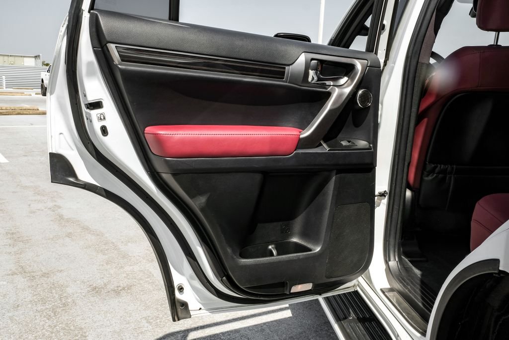 Used 2023 White Pearl Lexus 460 image 38