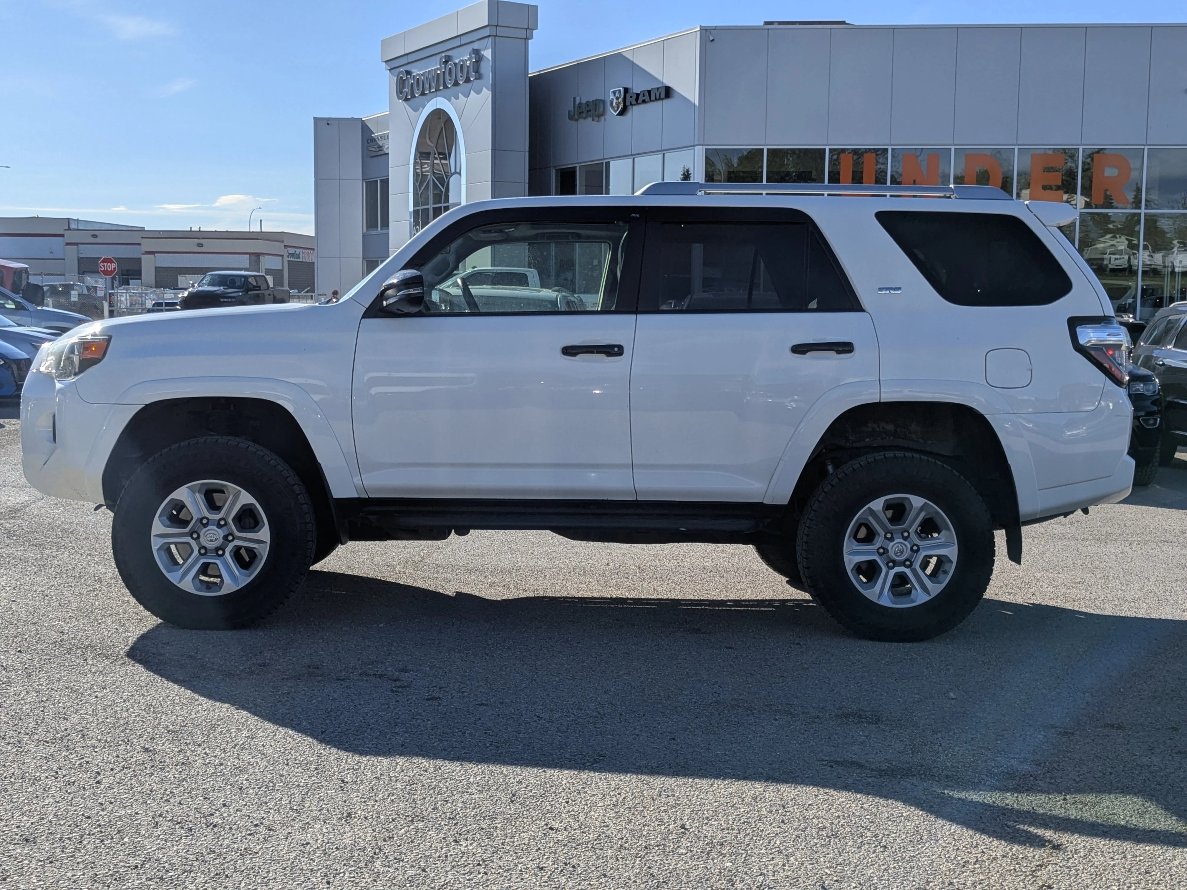 Used 2018 White Toyota 4DR SUV 4WDSR5 - Sunroof - Leather - Heated Seats & More image 4
