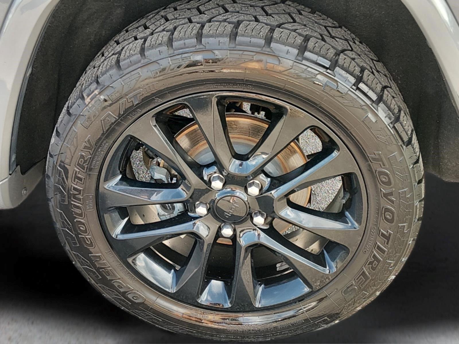 Used 2020 Sting-Gray Clearcoat Jeep Altitude image 12