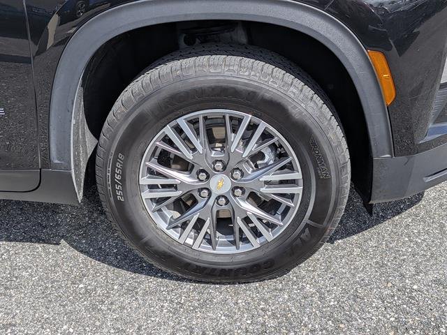 Certified Used 2025 Mosaic Black Metallic Chevrolet LT image 10