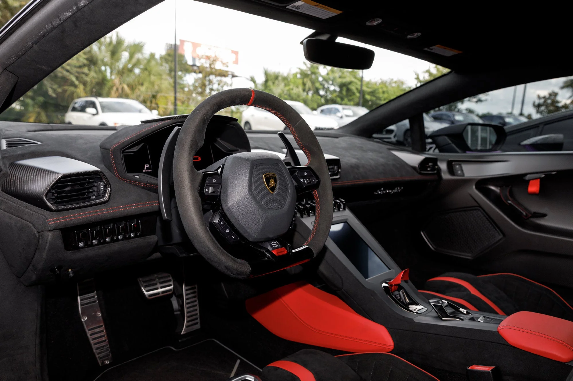 Used 2021  Lamborghini Base image 9